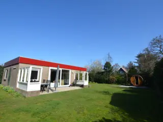 Vrijstaand vakantiehuis rustig gelegen met veel privacy in De Dennen