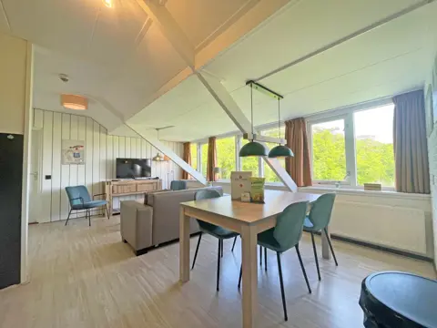 Appartement in kleinschalig complex met goede faciliteiten