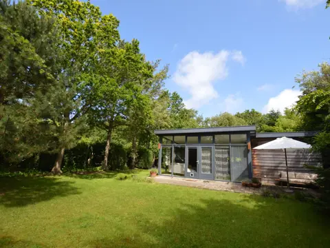Bungalow met riante tuin aan rand van Nationaal Park Duinen van Texel