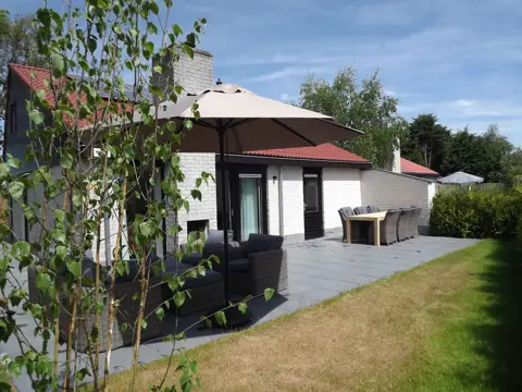 Riant vrijstaand vakantiehuis ideaal gelegen in het bos