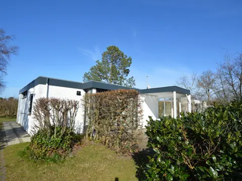 Vrijstaande compleet ingerichte bungalow aan de bosrand