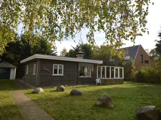 Vrijstaand vakantiehuis met afgesloten tuin rustig gelegen