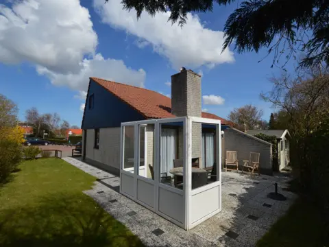 Vrijstaand compleet ingericht vakantiehuis direct bij het bos