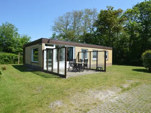 Nette vakantiewoning nabij De Koog en aan de rand van bos