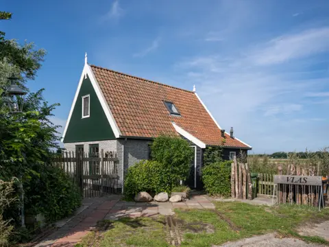 Vakantiehuis in Texelse stijl op landgoed bij oude stolpboerderij