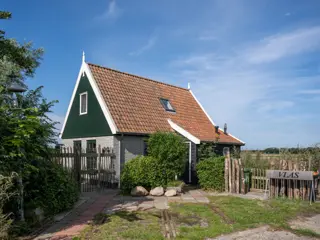 Vakantiehuis in Texelse stijl op landgoed bij oude stolpboerderij