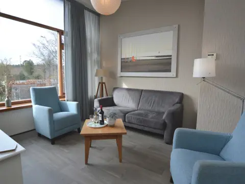 Zeer ruim appartement met balkon direct bij het bos