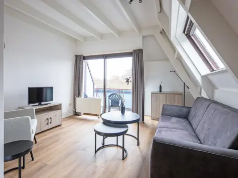 Ruim appartement op de tweede etage met parkeerterrein in De Koog