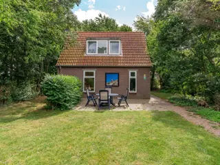 Geniet van de stilte in ruim vakantiehuis aan de rand van Den Burg