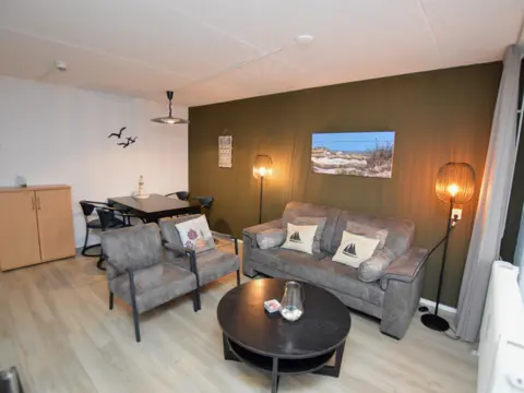 Appartement met ruim balkon aan de voet van de duinen