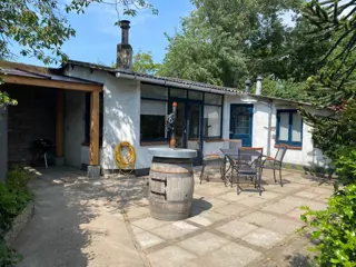 Vrijstaand vakantiehuis aan de rand van Den Burg