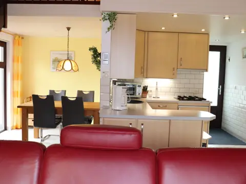 Compleet ingericht vakantiehuis op kleinschalig park