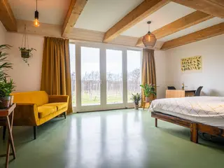 Romantische kamer met uitzicht over de wijngaard