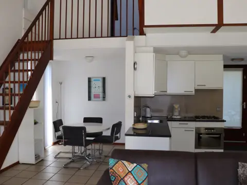 Ruim vrijstaand vakantiehuis met heerlijke tuin in het bos