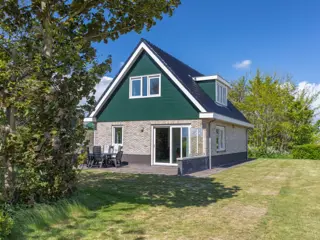 Landelijk gelegen vakantiehuis vlakbij De Waddenzee en Oosterend