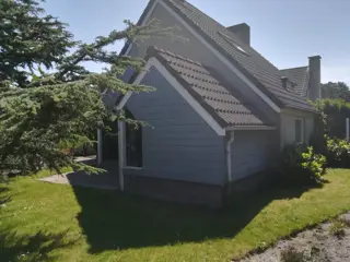 Ruim vakantiehuis met riante zonnige afgesloten tuin in De Koog