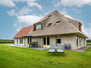 Luxe appartement in nieuw gebouwde stolpboerderij