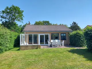 Vrijstaande vakantiewoning met ruime tuin nabij de Muy