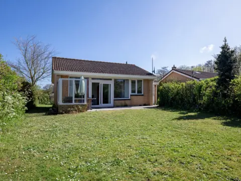 Vrijstaande bungalow nabij het wandelgebied De Slufter