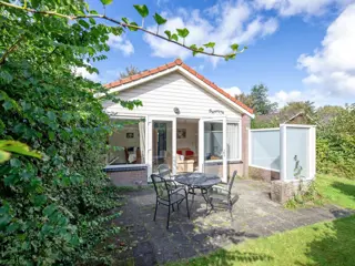 Vakantiewoning met tuin en beschut terras nabij De Slufter