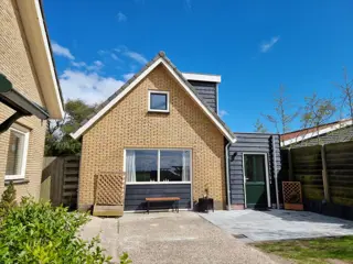 Landelijk gelegen vakantiehuis met weids uitzicht bij De Waal