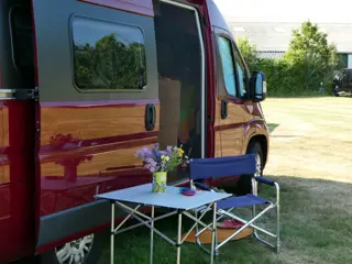 Genieten op deze centraal gelegen en rustige camping vlakbij De Waal