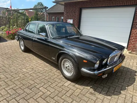 DAIMLER DAIMLER DOUBLE SIX