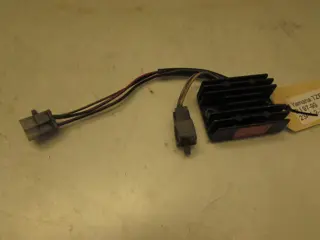 SPANNINGSREGELAAR Yamaha TZR 125 1997 - 1999