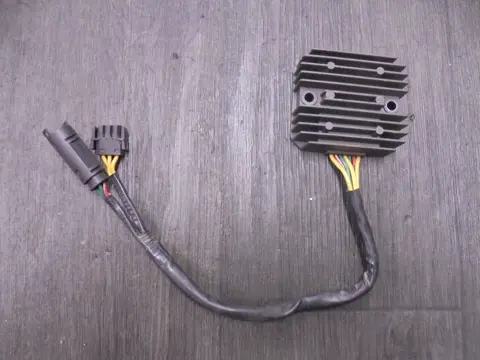 SPANNINGSREGELAAR BMW F 800 S - ST 2006 - 2010 / 2006 - 2010