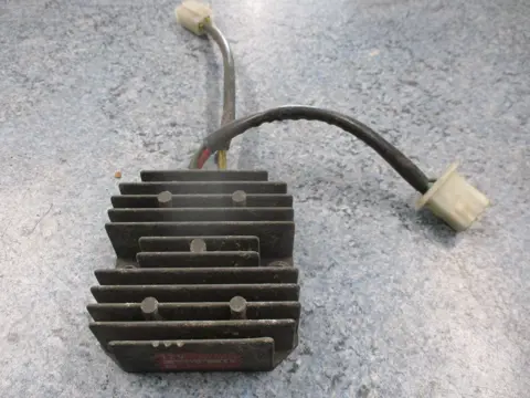 SPANNINGSREGELAAR Honda CM 400 T 1980 - 1984