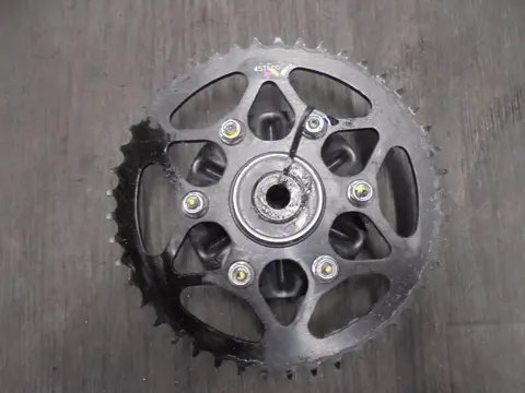 TANDWIELDRAGER Husqvarna Svartpilen 125 2022 - 2023