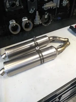 UITLAAT Aprilia RSV 1000 2004 - 2010 / 2004 - 2005