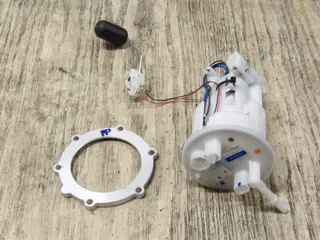 BRANDSTOFPOMP Triumph Trident 660 2021 - 2023