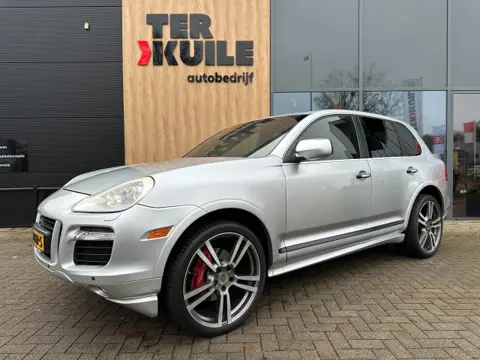 PORSCHE CAYENNE 4.8 GTS