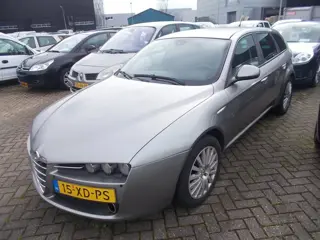 Alfa Romeo 159 Sportwagon 1.9 JTS Distinctive ( APK KEURING BIJ AFLEVERING! )