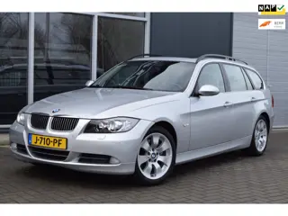 BMW 3-serie Touring 330xi Dynamic Executive | Automaat | Pano | Xenon | Leder | APK 2-2026 !