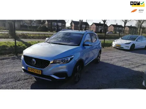 MG ZS EV Luxury 45 kWh automaat, panodak, leder, navi