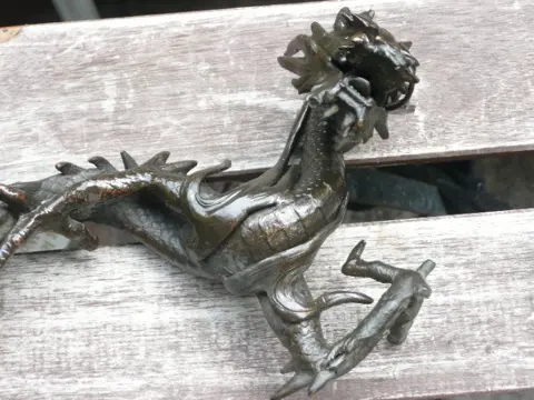 CHINEES DRAGON BRONS