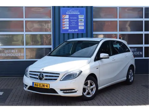 Mercedes-Benz B-Klasse 180 Ambition Trekhaak Navi Cruise-control