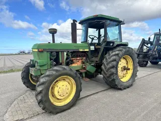 John Deere 4040