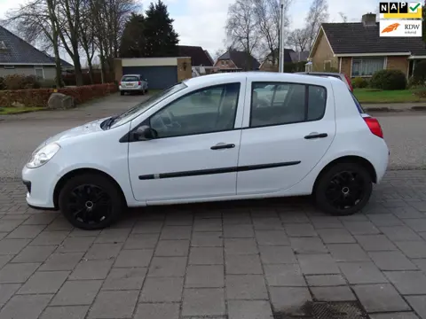 Renault Clio 1.2-16V Authentique