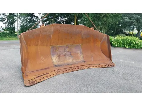 Caterpillar D 8 K U blade