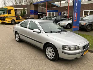 Volvo S60 2.4 140PK LPG! Leder, airco, verse Distributieriem, nieuwe APK.