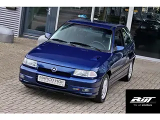 Opel Astra 2.0i GSi 49.000km **Collectors item in mint condition**