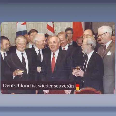 Deutschenland ist wieder... (2003)