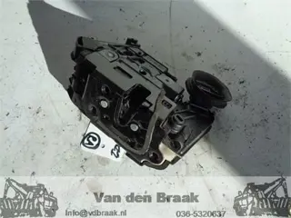Volkswagen Golf 5 drs 2008-2012  Deurslot rechtsachter