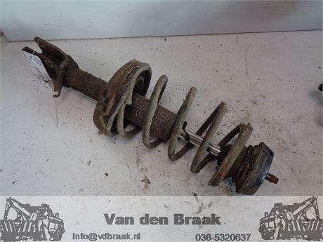 Renault Clio (Fase II) 1.2 16V 1998-2012 Schokbreker links voor