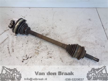 Renault Clio (Fase II) 1.2 16V 2003-2005 Aandrijfas links voor