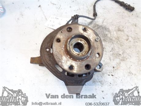 Opel Corsa-C 1.2 16V 2000-2006 Fusee rechts voor