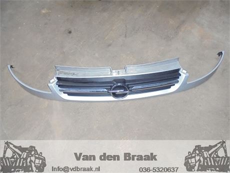 Opel Vivaro 2001-2006 Grille